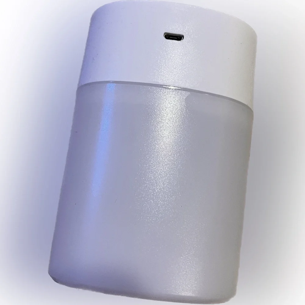Mini diffuser Portable Mini Automotive Aroma Diffuser,